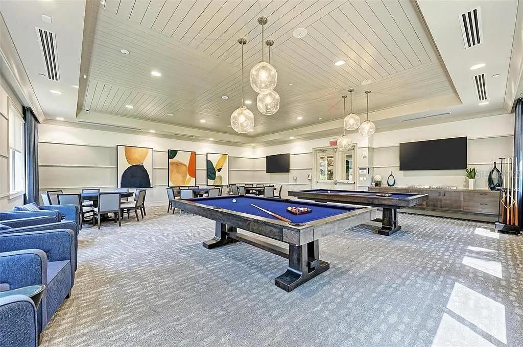 For Rent: $2,450 (2 beds, 2 baths, 1696 Square Feet)