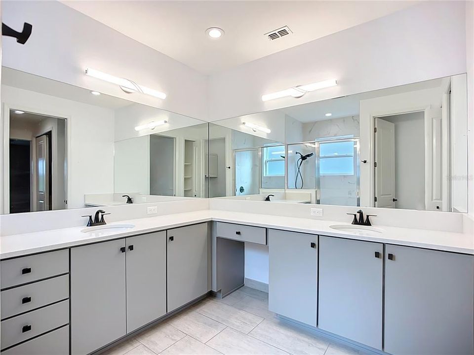 For Rent: $2,450 (2 beds, 2 baths, 1696 Square Feet)