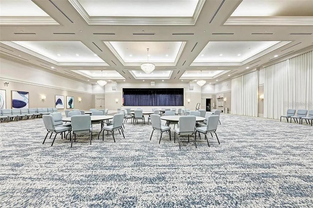 For Rent: $2,450 (2 beds, 2 baths, 1696 Square Feet)