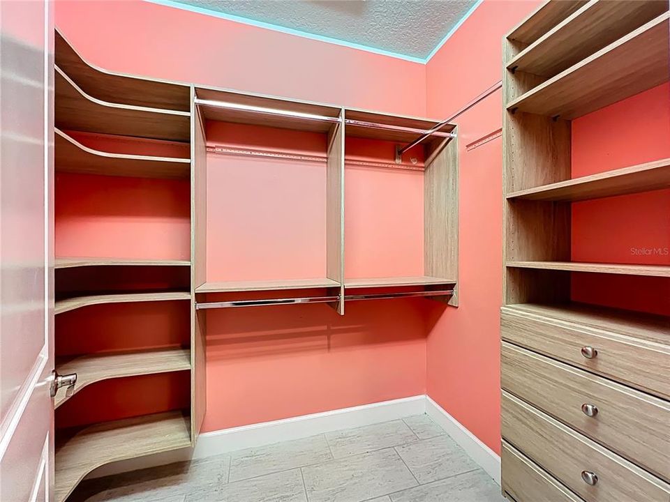 For Rent: $2,450 (2 beds, 2 baths, 1696 Square Feet)