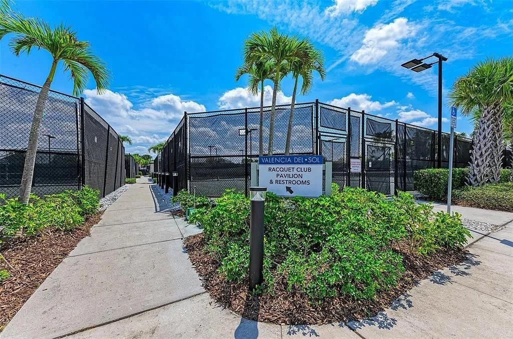 For Rent: $2,450 (2 beds, 2 baths, 1696 Square Feet)