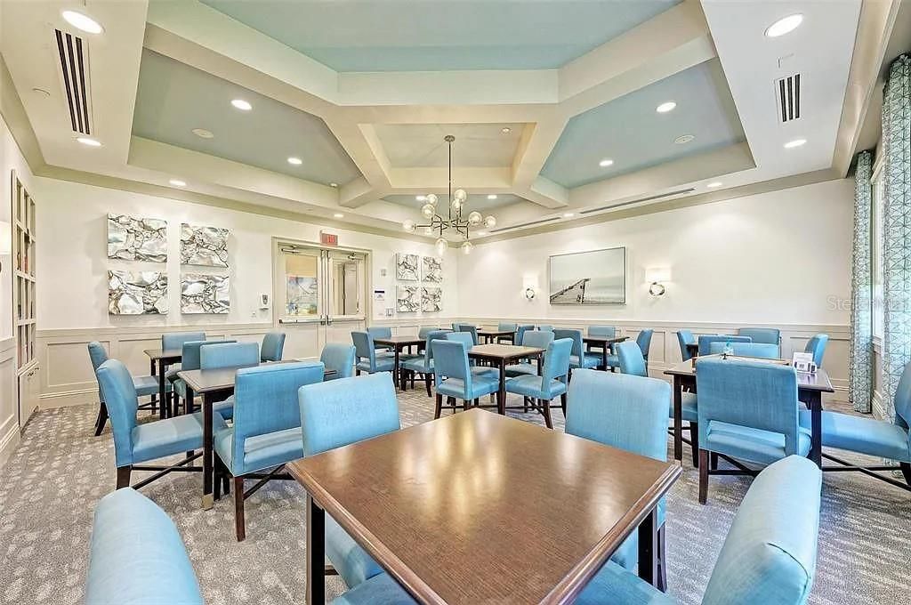 For Rent: $2,450 (2 beds, 2 baths, 1696 Square Feet)