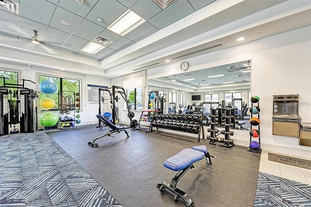 For Rent: $2,450 (2 beds, 2 baths, 1696 Square Feet)