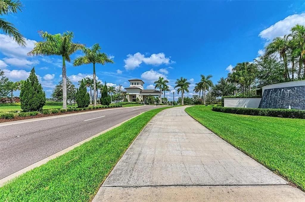 For Rent: $2,450 (2 beds, 2 baths, 1696 Square Feet)