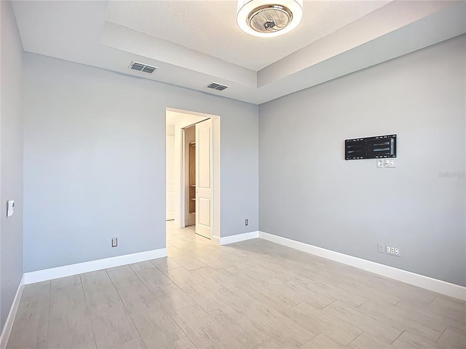 For Rent: $2,450 (2 beds, 2 baths, 1696 Square Feet)