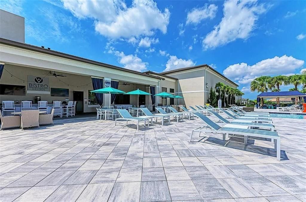 For Rent: $2,450 (2 beds, 2 baths, 1696 Square Feet)