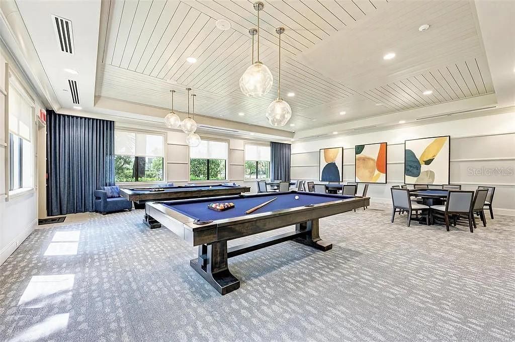 For Rent: $2,450 (2 beds, 2 baths, 1696 Square Feet)