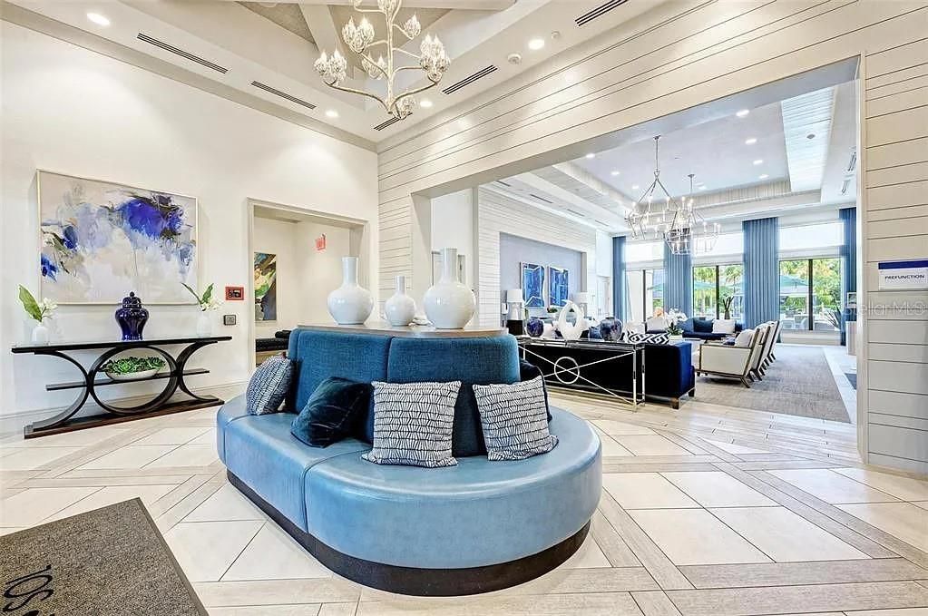 For Rent: $2,450 (2 beds, 2 baths, 1696 Square Feet)