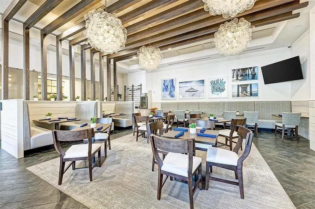 For Rent: $2,450 (2 beds, 2 baths, 1696 Square Feet)