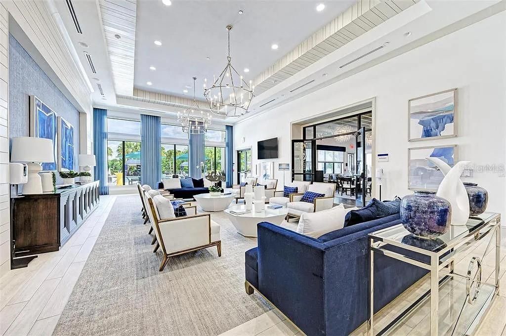 For Rent: $2,450 (2 beds, 2 baths, 1696 Square Feet)