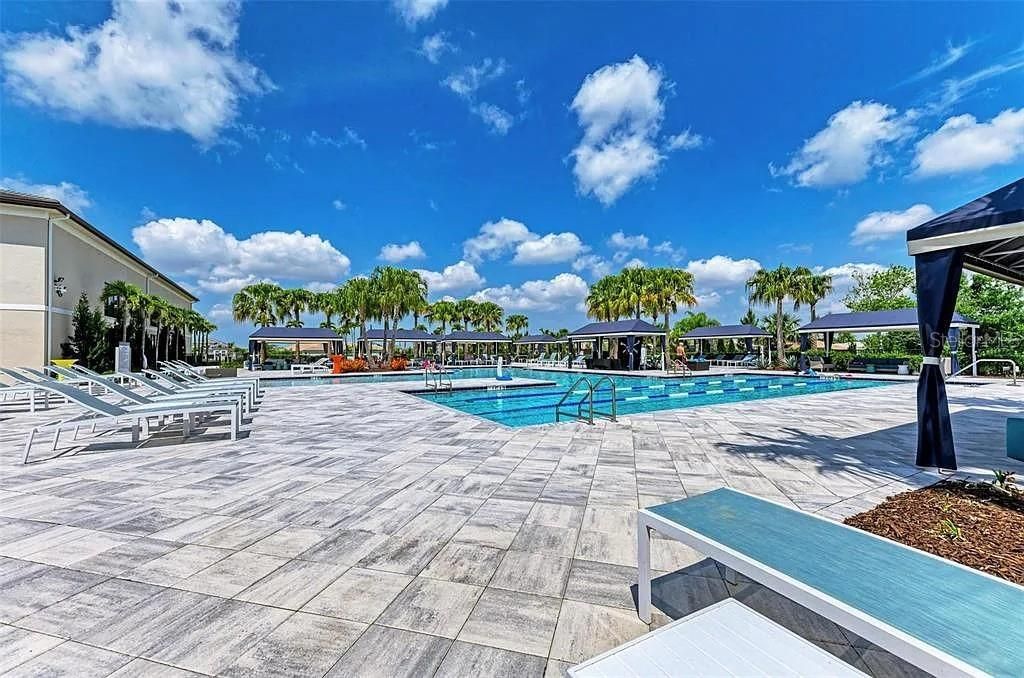 For Rent: $2,450 (2 beds, 2 baths, 1696 Square Feet)