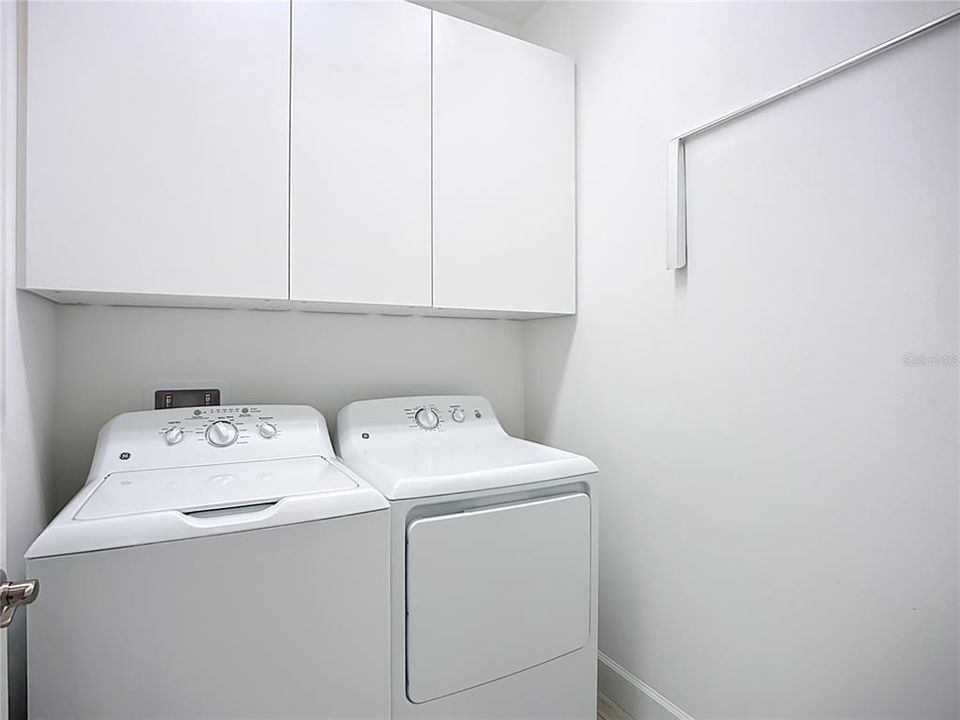 For Rent: $2,450 (2 beds, 2 baths, 1696 Square Feet)