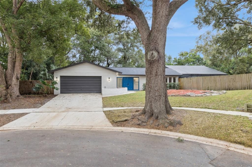 合同活跃: $2,975 (4 贝兹, 2 浴室, 1705 平方英尺)