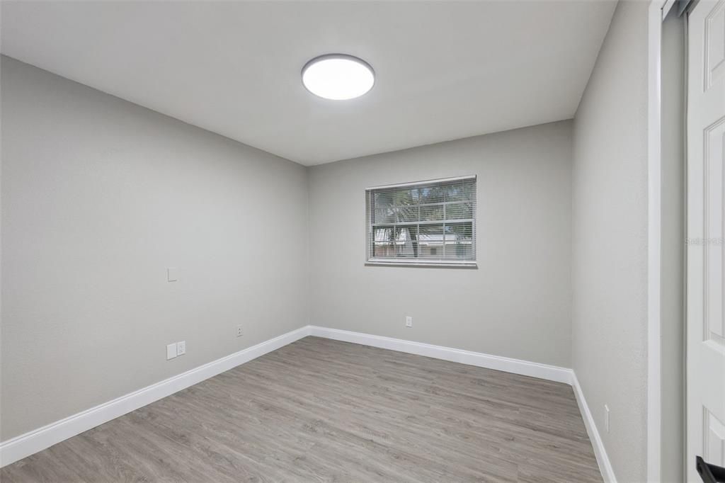 合同活跃: $2,975 (4 贝兹, 2 浴室, 1705 平方英尺)