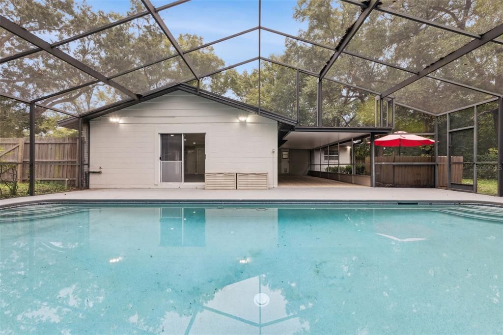 合同活跃: $2,975 (4 贝兹, 2 浴室, 1705 平方英尺)