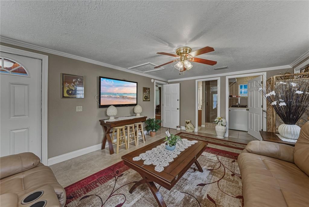 待售: $255,000 (2 贝兹, 2 浴室, 1458 平方英尺)