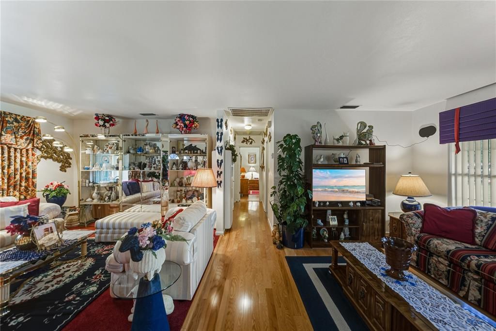 待售: $255,000 (2 贝兹, 2 浴室, 1458 平方英尺)