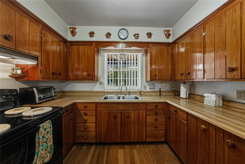 待售: $255,000 (2 贝兹, 2 浴室, 1458 平方英尺)