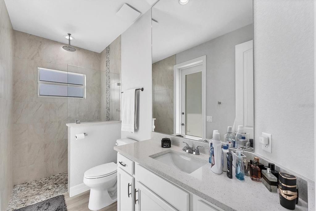 На продажу: $839,900 (3 спален, 2 ванн, 2114 Квадратных фут)