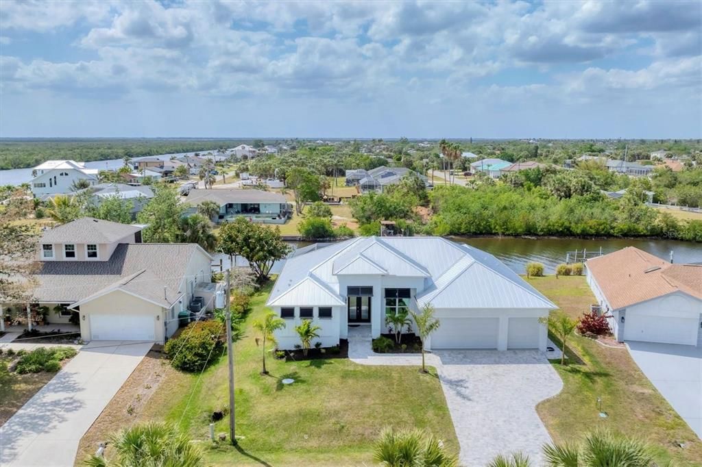 На продажу: $839,900 (3 спален, 2 ванн, 2114 Квадратных фут)