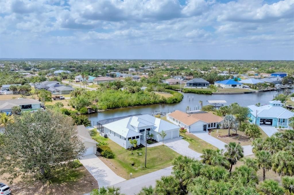 На продажу: $839,900 (3 спален, 2 ванн, 2114 Квадратных фут)