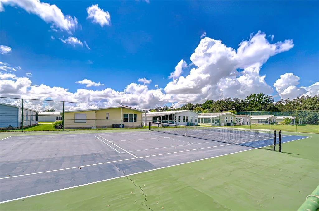 For Sale: $169,900 (2 beds, 2 baths, 1056 Square Feet)