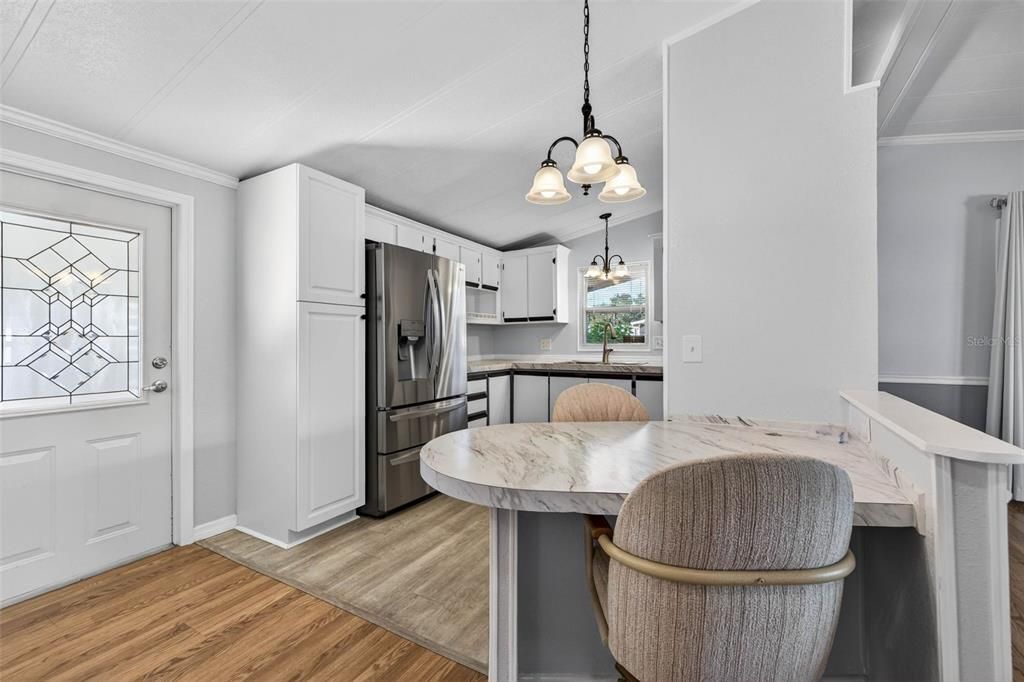 For Sale: $169,900 (2 beds, 2 baths, 1056 Square Feet)