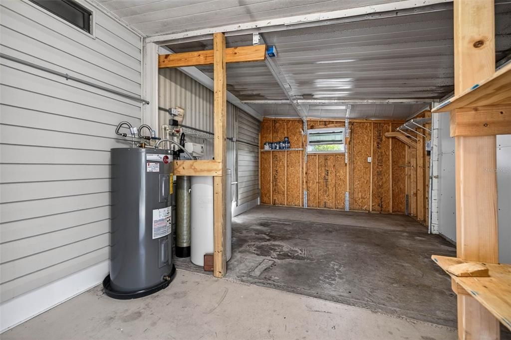 For Sale: $169,900 (2 beds, 2 baths, 1056 Square Feet)