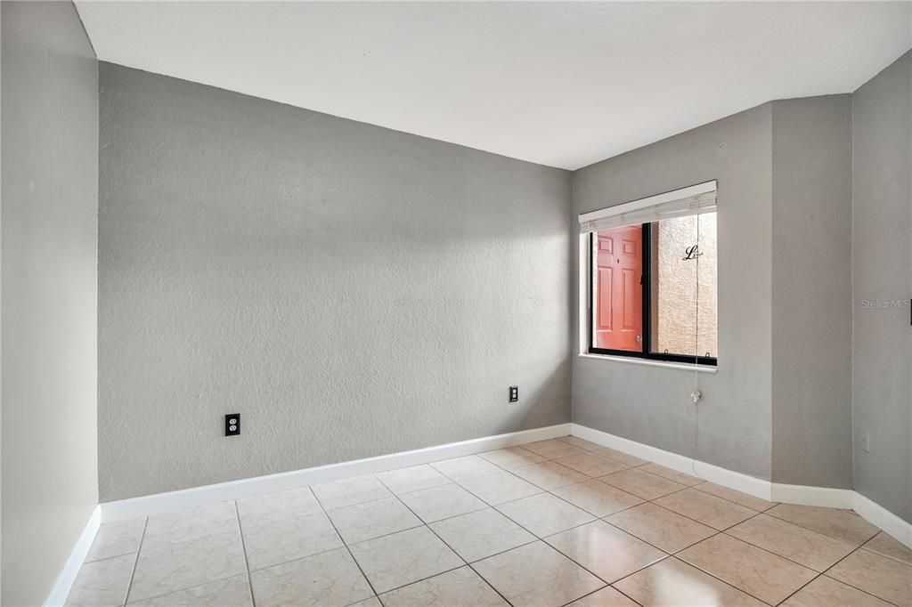 На продажу: $285,000 (3 спален, 2 ванн, 1169 Квадратных фут)