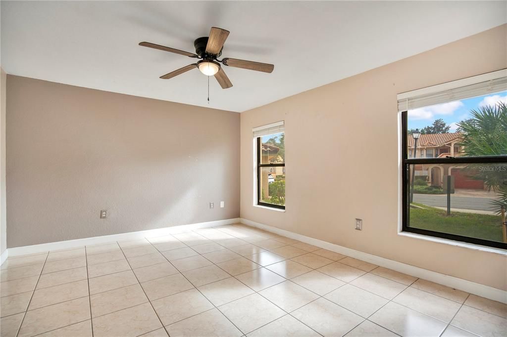 На продажу: $285,000 (3 спален, 2 ванн, 1169 Квадратных фут)