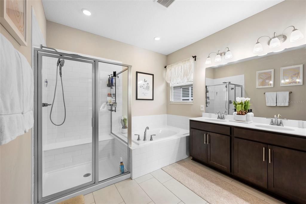 For Sale: $348,000 (4 beds, 3 baths, 2075 Square Feet)