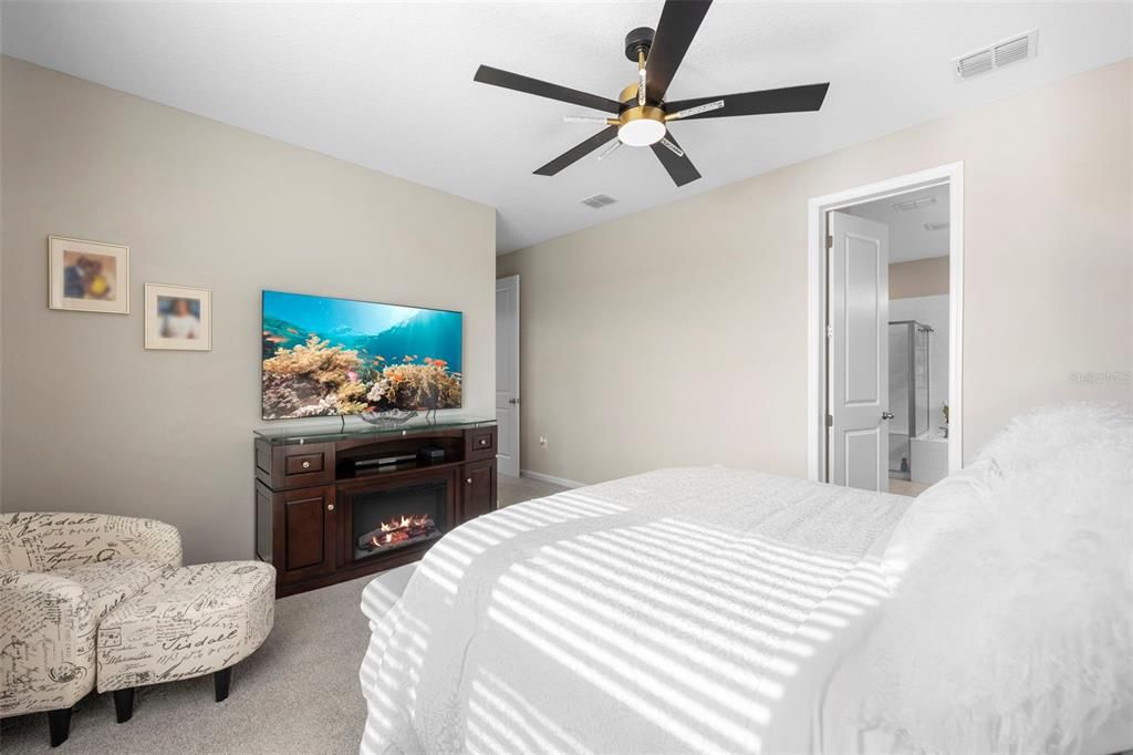 For Sale: $348,000 (4 beds, 3 baths, 2075 Square Feet)