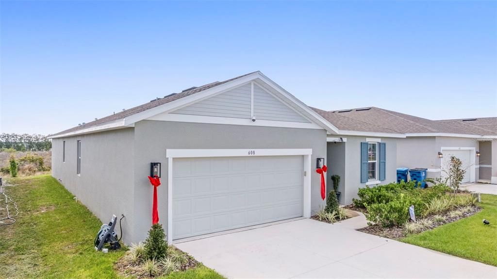 For Sale: $348,000 (4 beds, 3 baths, 2075 Square Feet)