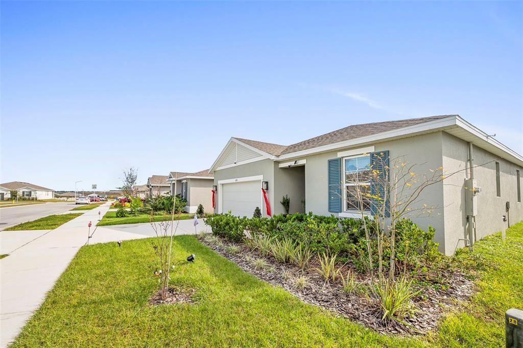 For Sale: $348,000 (4 beds, 3 baths, 2075 Square Feet)