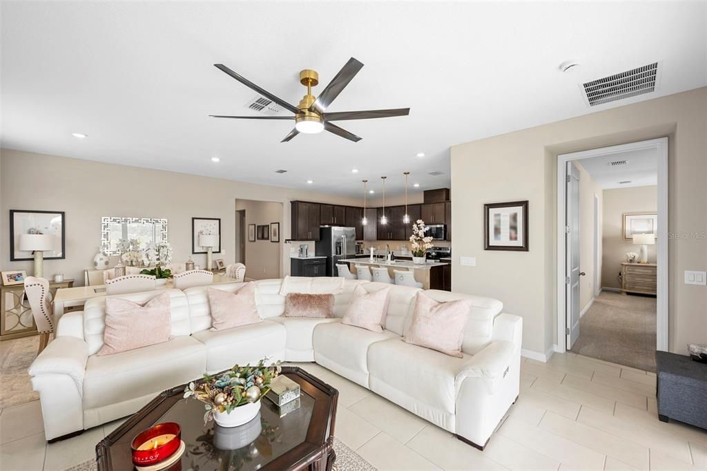 For Sale: $348,000 (4 beds, 3 baths, 2075 Square Feet)