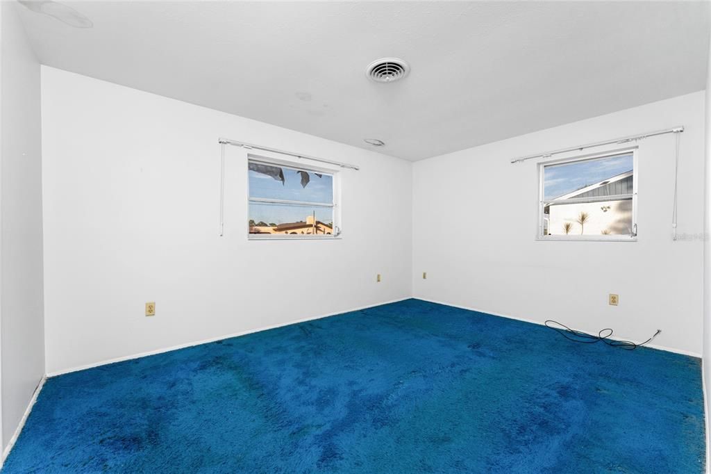 待售: $209,000 (2 贝兹, 2 浴室, 1293 平方英尺)