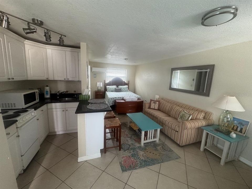 For Rent: $1,500 (0 beds, 1 baths, 345 Square Feet)