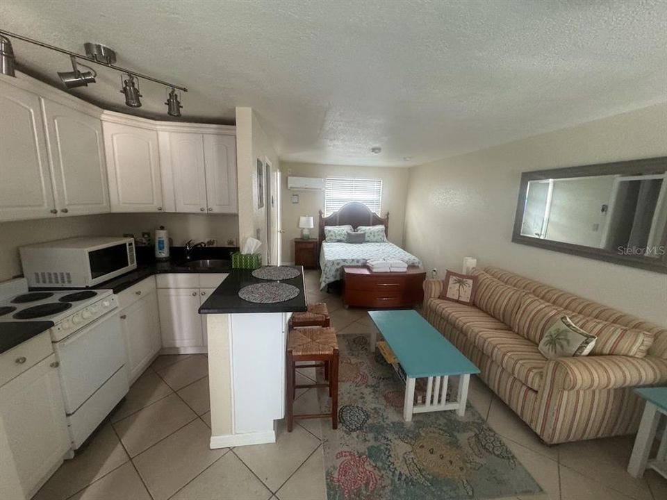 For Rent: $1,500 (0 beds, 1 baths, 345 Square Feet)