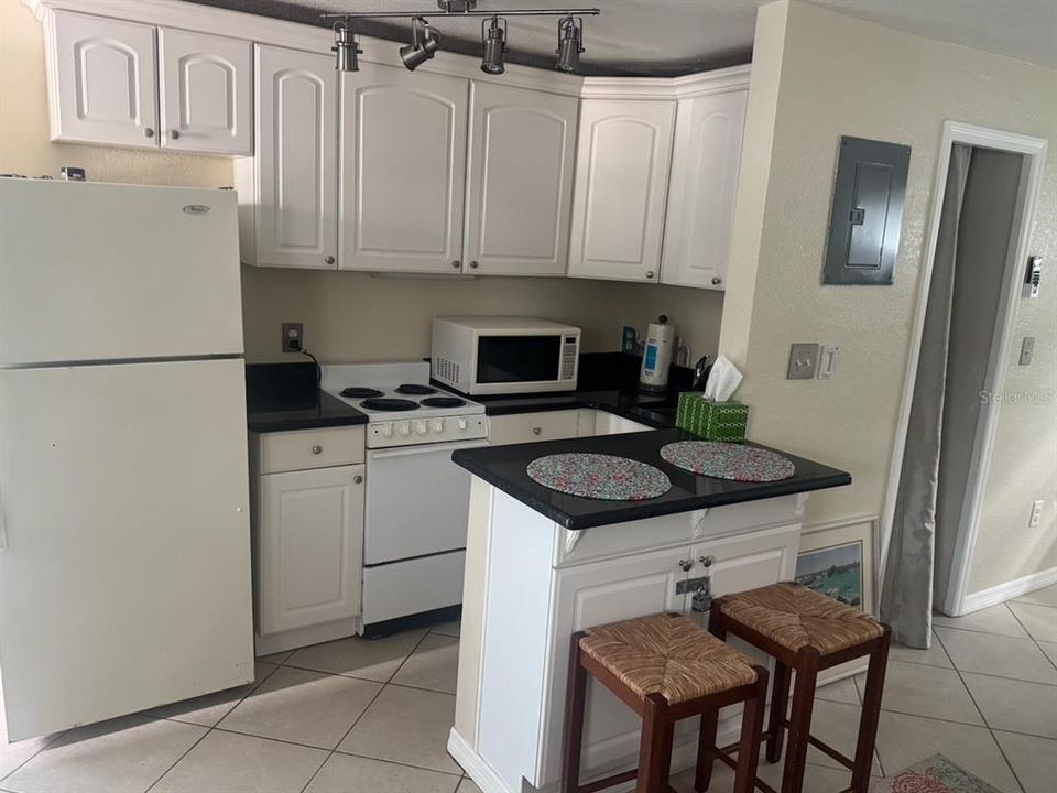 For Rent: $1,500 (0 beds, 1 baths, 345 Square Feet)