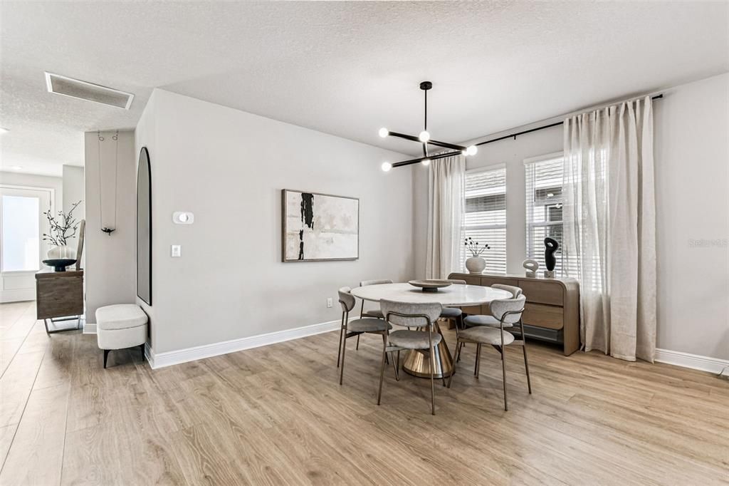 For Sale: $515,000 (3 beds, 2 baths, 1989 Square Feet)