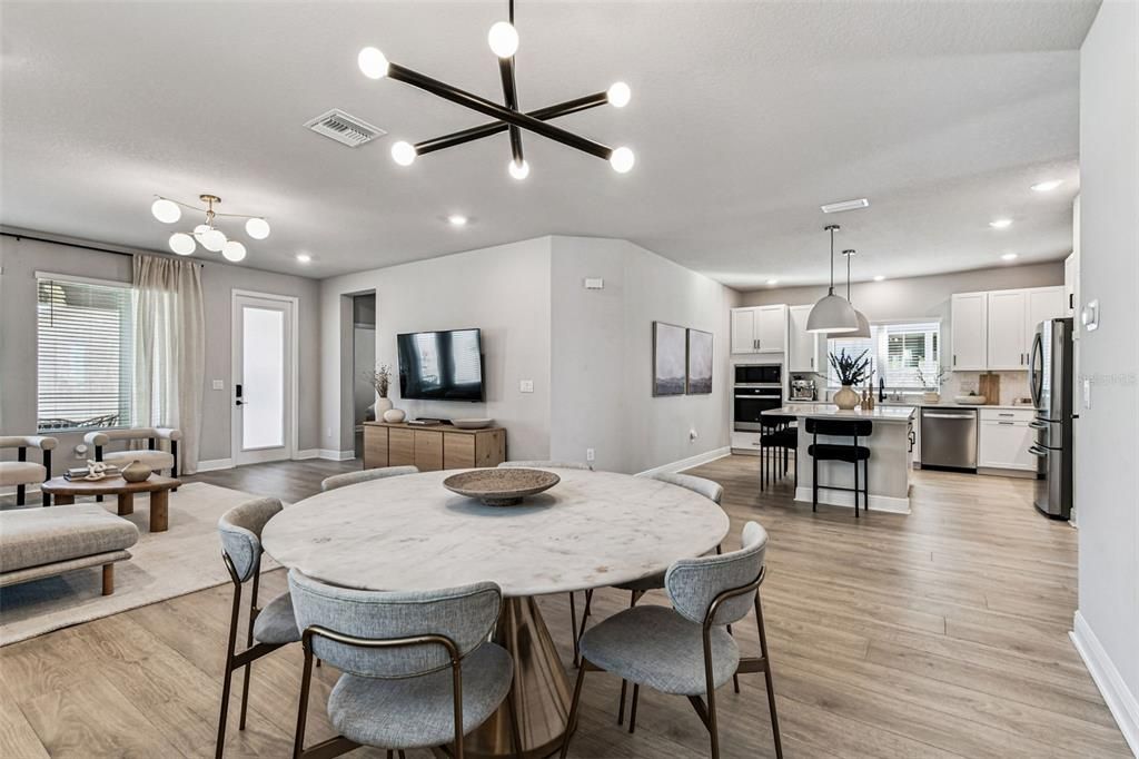 For Sale: $515,000 (3 beds, 2 baths, 1989 Square Feet)