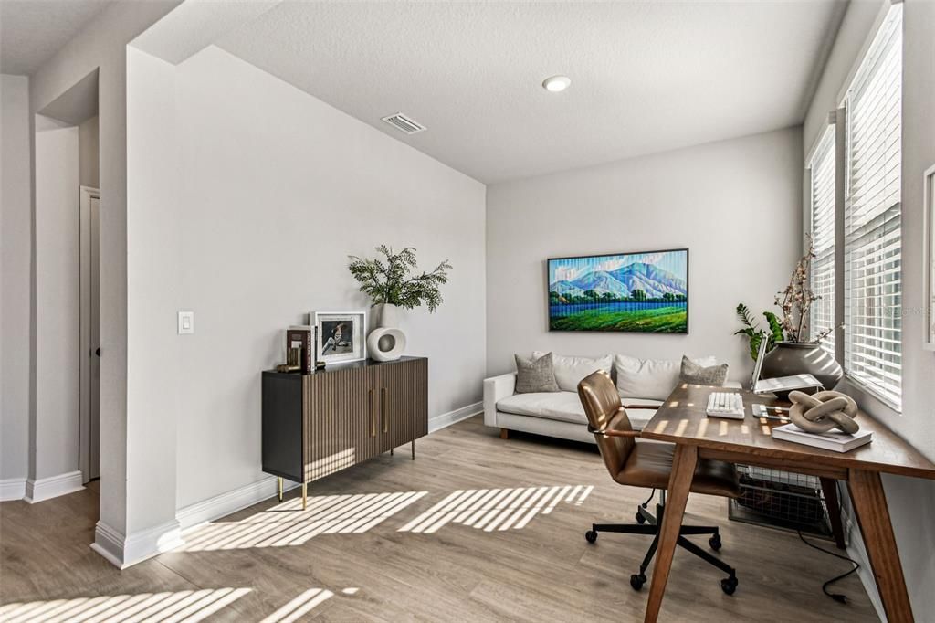 For Sale: $515,000 (3 beds, 2 baths, 1989 Square Feet)