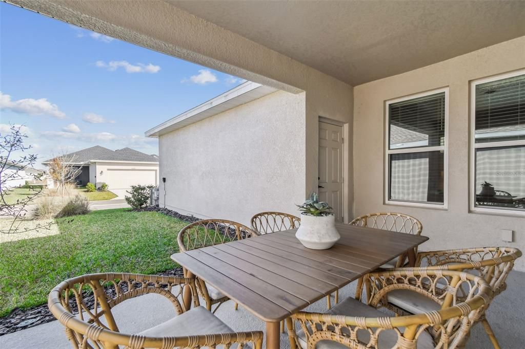 For Sale: $515,000 (3 beds, 2 baths, 1989 Square Feet)