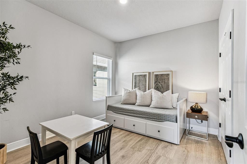 For Sale: $515,000 (3 beds, 2 baths, 1989 Square Feet)