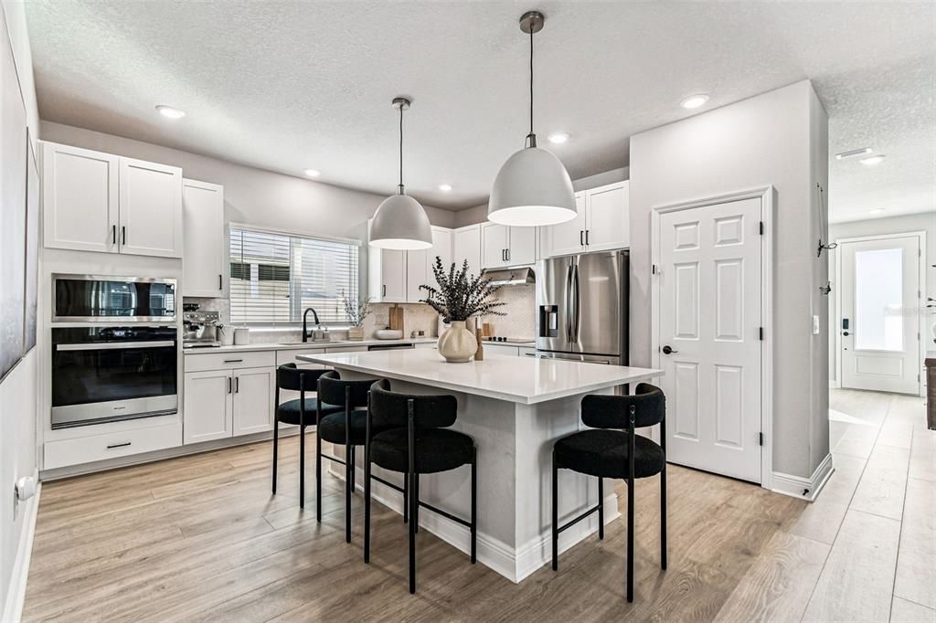 For Sale: $515,000 (3 beds, 2 baths, 1989 Square Feet)