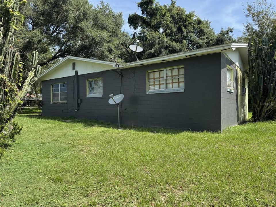 待售: $149,900 (4 贝兹, 2 浴室, 1320 平方英尺)