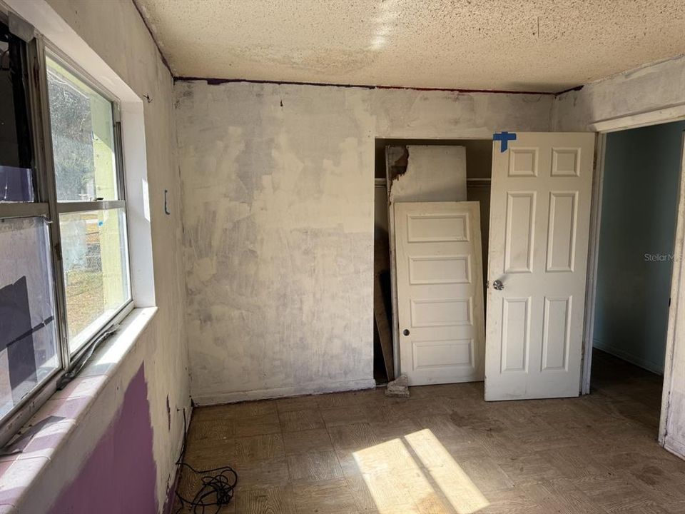 待售: $149,900 (4 贝兹, 2 浴室, 1320 平方英尺)