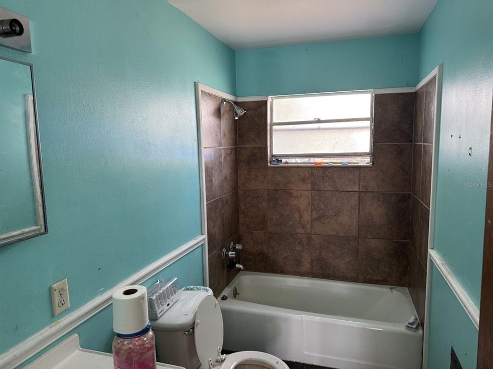 待售: $149,900 (4 贝兹, 2 浴室, 1320 平方英尺)