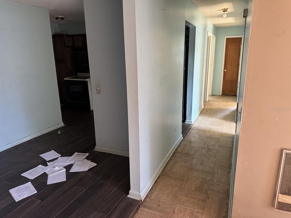 待售: $149,900 (4 贝兹, 2 浴室, 1320 平方英尺)