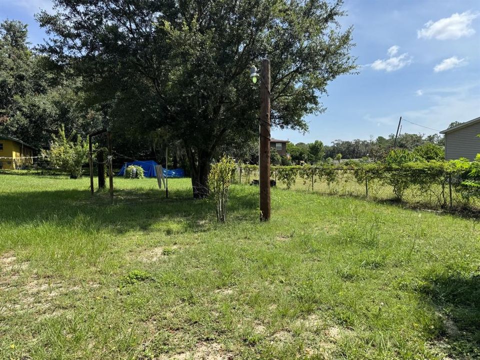 待售: $149,900 (4 贝兹, 2 浴室, 1320 平方英尺)